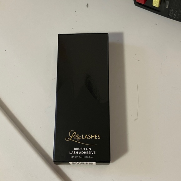 Lilly Lashes Black Brush On Lash Adhesive full size 5g/0.16 fl oz - Picture 2 of 6